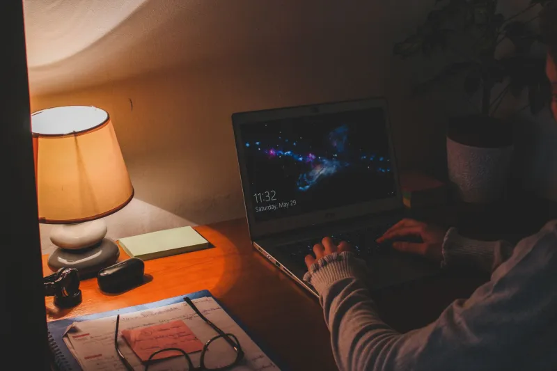 Why Your Brain Won't Let You Stop at Just One Episode — The Binge-Watch Effect Reshaping Anime